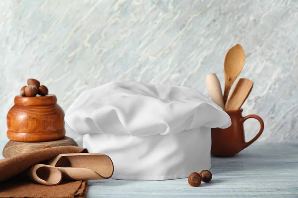 Chef Hat Kitchenware Wooden Table — Stock Photo, Image