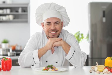 erkek chef mutfak portresi