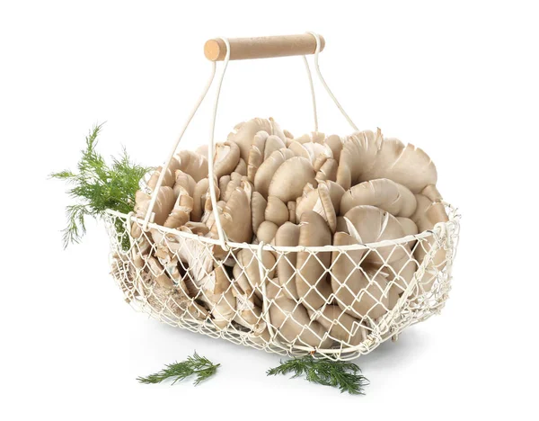 Panier Aux Champignons Sur Fond Blanc — Photo