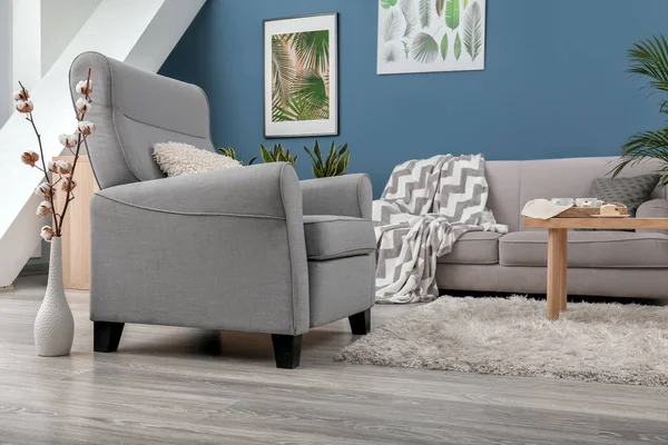 Stijlvolle Interieur Van Kamer Met Comfortabele Fauteuil — Stockfoto