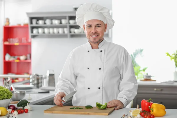Retrato Chef Masculino Cocina —  Fotos de Stock