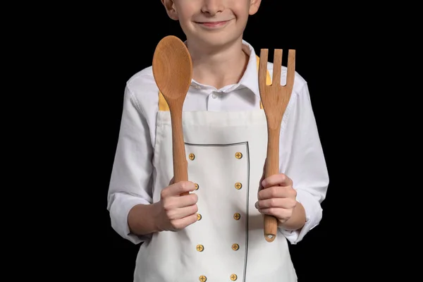 Cute Pequeno Chef Com Utensílios Cozinha Fundo Escuro — Fotografia de Stock