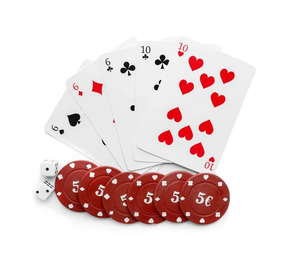 Fiches Met Kaarten Dobbelstenen Voor Pokerspel Witte Achtergrond — Stockfoto