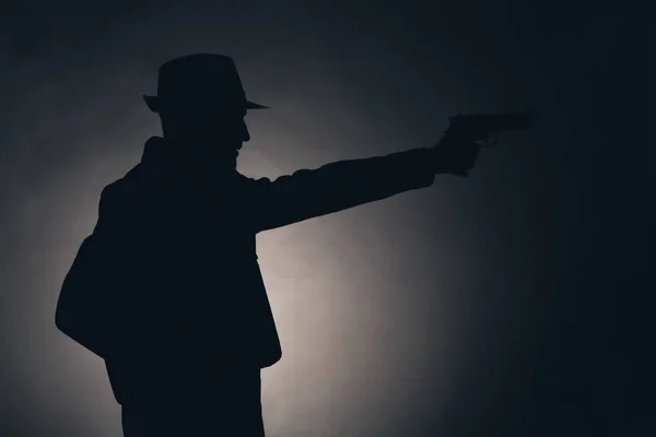 Silhouette Détective Avec Pistolet Sur Fond Sombre — Photo