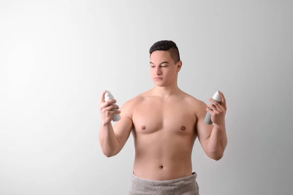 배경에 Deodorants와 — 스톡 사진