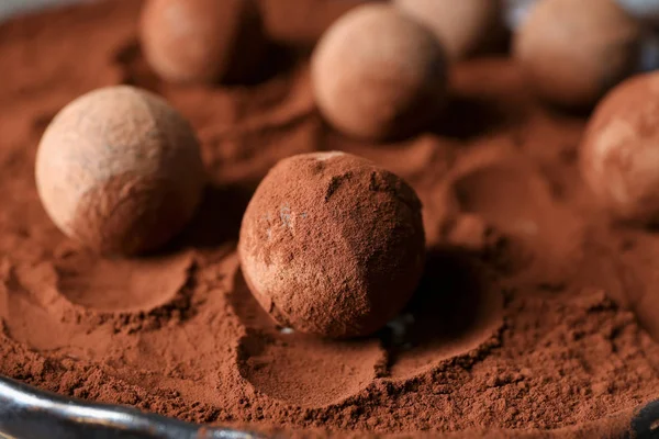 Sweet Truffles Cacao Powder Plate Closeup — Stock Photo, Image