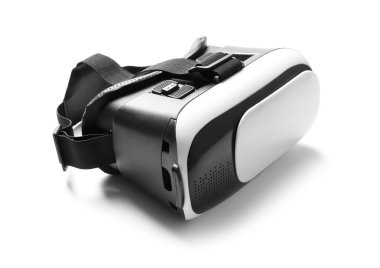 beyaz arkaplanda sanal gerçeklik gözlükleri