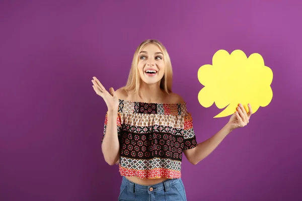 Excited Young Woman Blank Speech Bubble Color Background — Stock Photo, Image