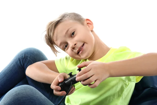 Эмоциональный Мальчик Играет Видеоигры Белом Фоне — стоковое фото