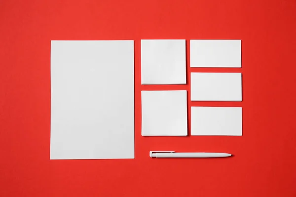 Blank Sheets Paper Pen Branding Branding Color Background — Stock Photo, Image