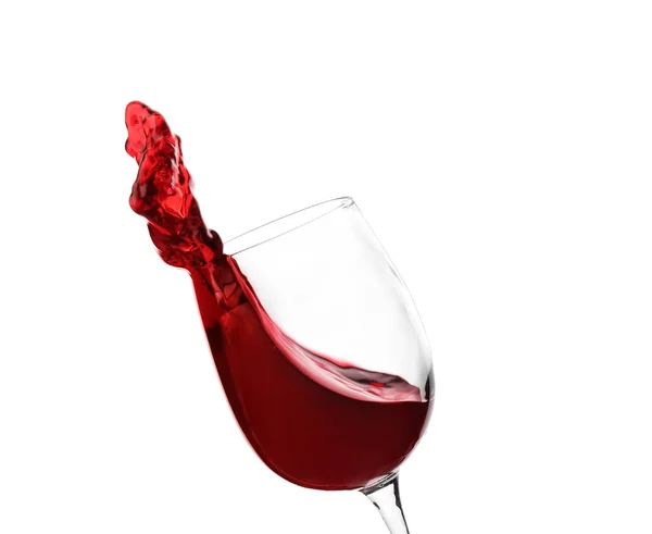 Kırmızı Şarap Beyaz Zemin Üzerine Sıçramasına Ile Cam — Stok fotoğraf