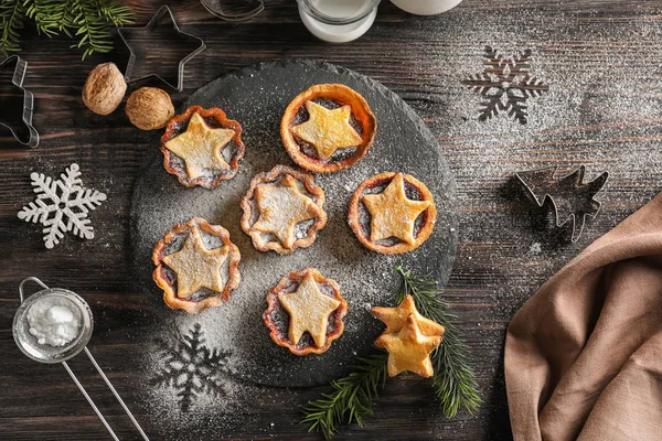 Composition Tasty Mince Pies Wooden Background — Stock Photo, Image