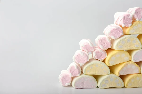 Tasty Marshmallows Light Background — Stock Photo, Image