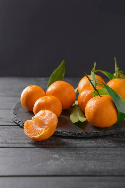 Slate Plate Tasty Tangerines Table — Stock Photo, Image
