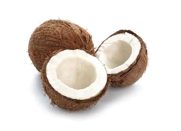 Reife Kokosnüsse Auf Weißem Hintergrund — Stockfoto