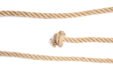 beyaz zemin üzerine ipler