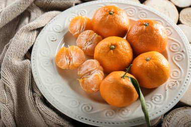 Masada lezzetli mandalina ile plaka