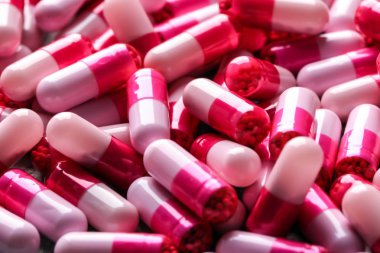 Çok renkli hap, portre