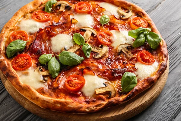 Delicious Pizza Table Closeup — Stock Photo, Image