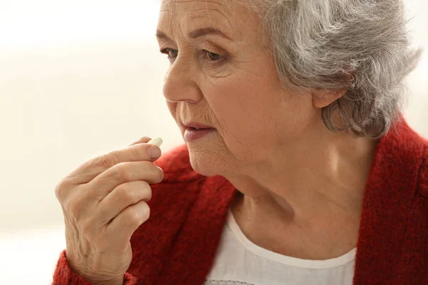 Elderly Woman Taking Pill Closeup — Stock Photo, Image