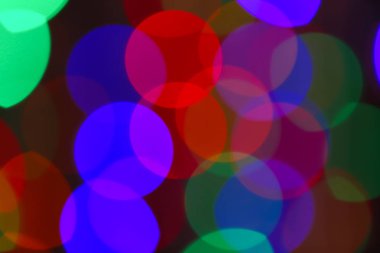 Güzel ışıklar bulanık görünüm koyu arka plan üzerinde