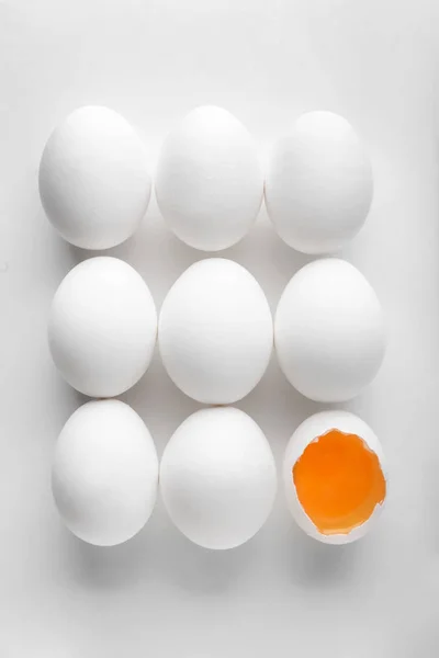 Cracked Whole Chicken Eggs White Background — Stock Photo, Image