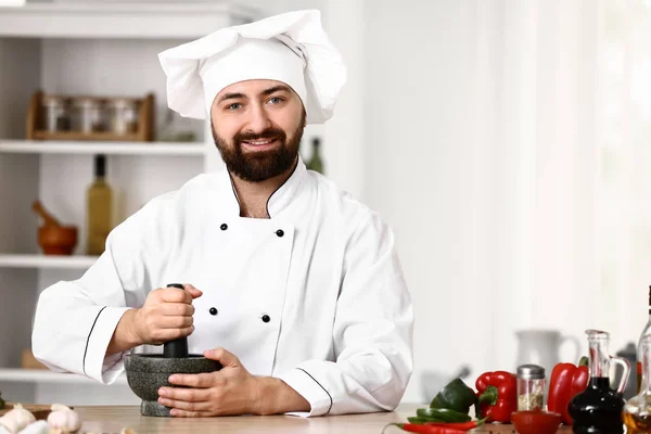 Mężczyzna Szef Kuchni Kuchni — Zdjęcie stockowe