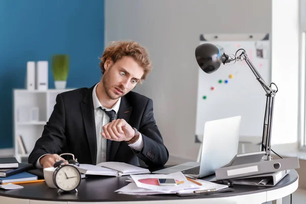 Stressed Businessman Missing Deadlines Office — Stock Photo, Image