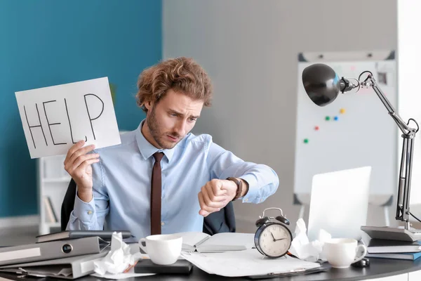 Gestresst Zakenman Met Word Help Papier Sheet Geschreven Termijn Kantoor — Stockfoto