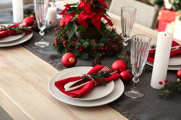 Gyönyörű Asztal Beállítása Karácsonyi Vacsora — Stock Fotó