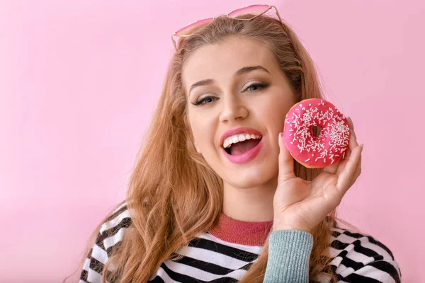 Beautiful Young Woman Tasty Donut Color Background — Stock Photo, Image
