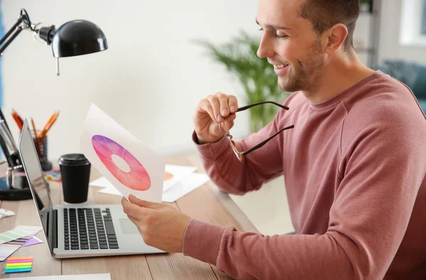 Young Designer Working Office — Stock Photo, Image