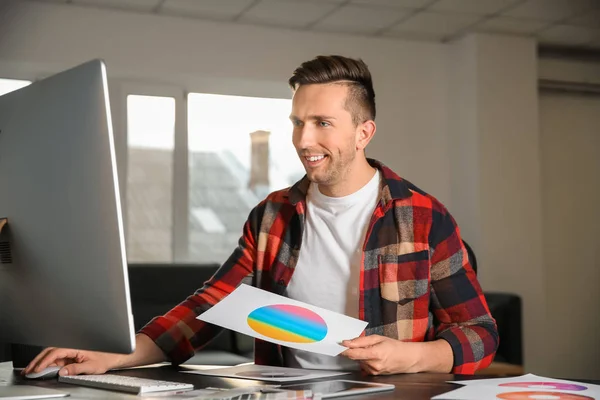 Young Designer Working Office — Stock Photo, Image