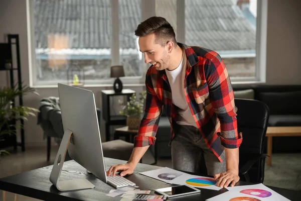 Young Designer Working Office — Stock Photo, Image