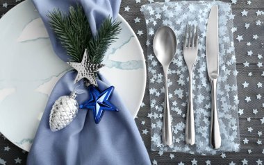 Noel yemeği için güzel bir masa.