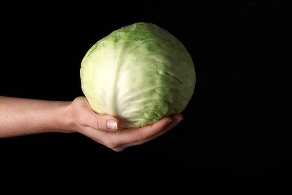 Female Hand Fresh Cabbage Dark Background — Stock Photo, Image