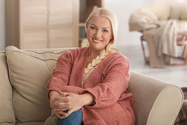 Portrait Beautiful Mature Woman Home — Stock Photo, Image