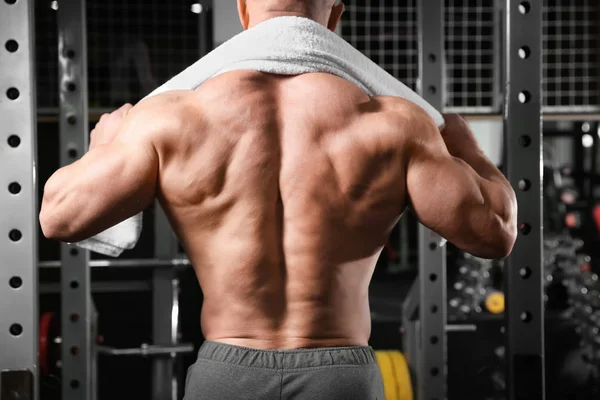 Strong Muscular Man Gym — Stock Photo, Image