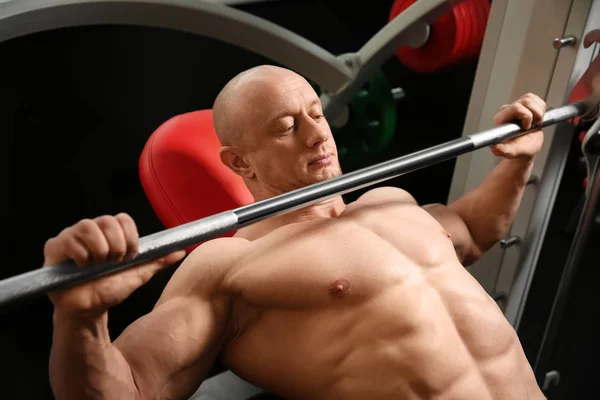 Muscular Man Training Barbell Gym — Stock Photo, Image