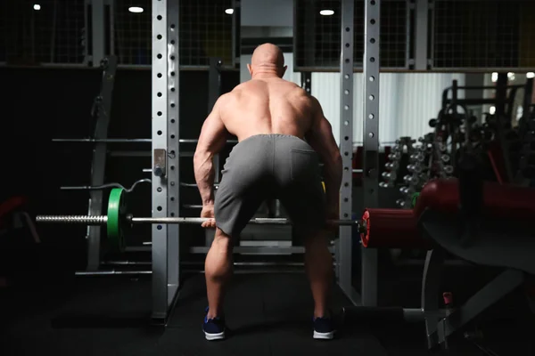 Muscular Man Training Barbell Gym — Stock Photo, Image