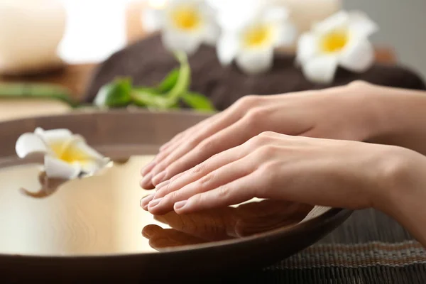 Young Woman Undergoing Spa Manicure Treatment Beauty Salon — Stock Photo, Image