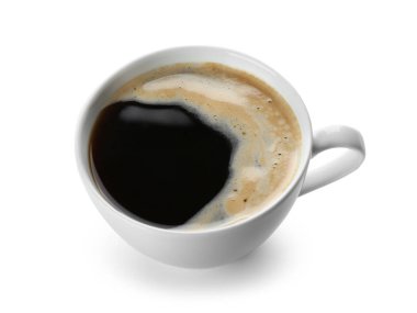 Beyaz arka planda bir fincan sıcak kahve.