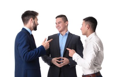 Beyaz arka plan üzerinde genç iş adamları