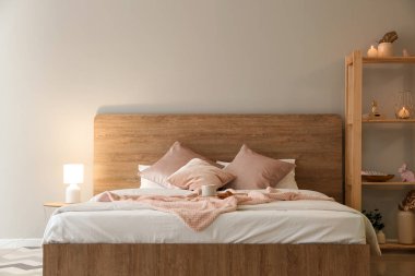 Evde yatakta lezzetli breakfast