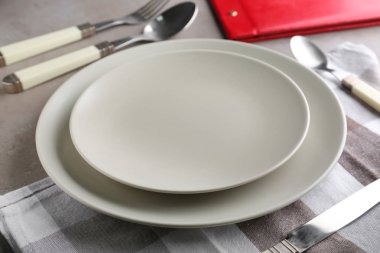 Restoranda servis masası