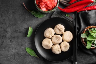 Masada lezzetli Çin köfte ile plaka