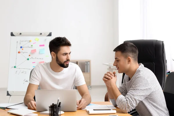 Young Men Having Business Meeting Office — Stock Photo, Image