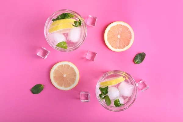 Glasses Tasty Cold Lemonade Color Background — Stock Photo, Image