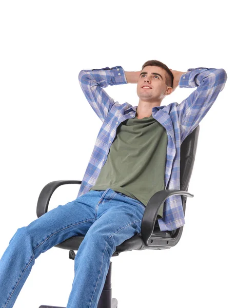 Joven Descansando Sillón Sobre Fondo Blanco — Foto de Stock