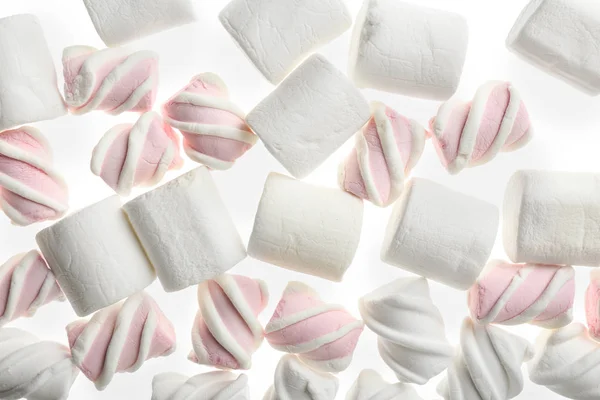 Leckere Marshmallows Auf Weißem Hintergrund — Stockfoto